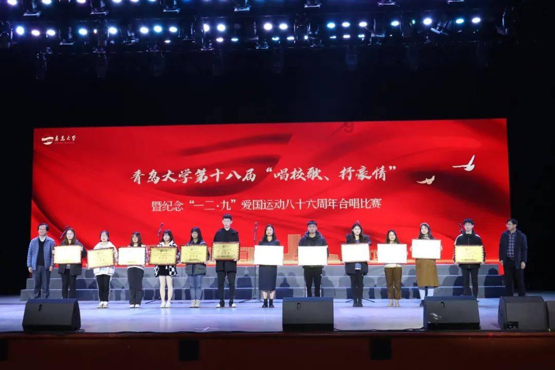 男女朋友交往应该发朋友圈么？